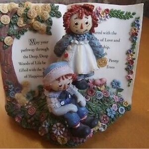 REDUCED- Discontinued Rare Raggedy Ann/Andy Music Box